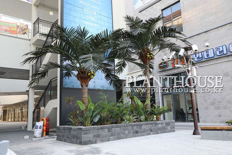 artificial cocopalm tree