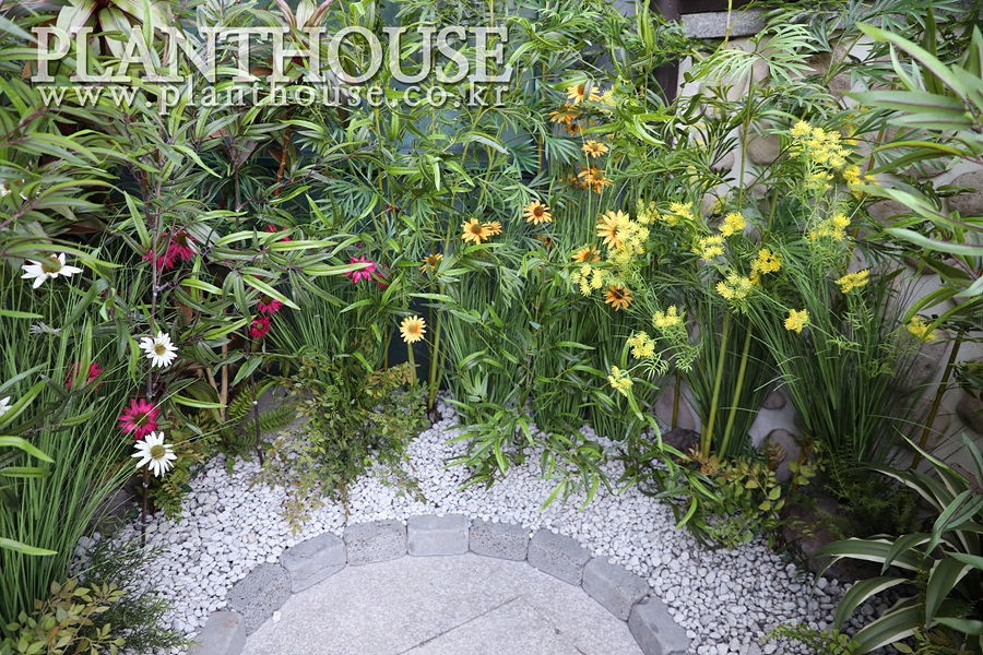 금호리조트 인조대나무 화단 연출