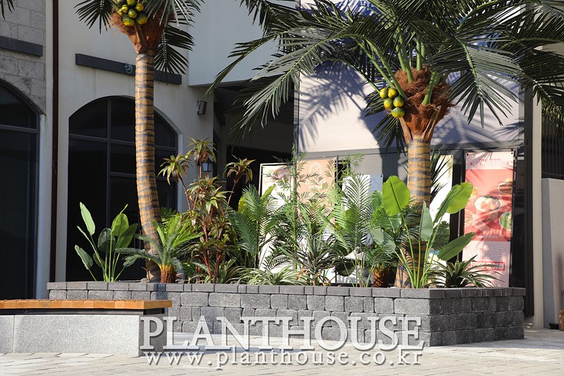 인조야자수, 인조식물 화단 연출